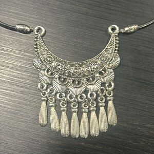 Silver necklace with beautiful pendant